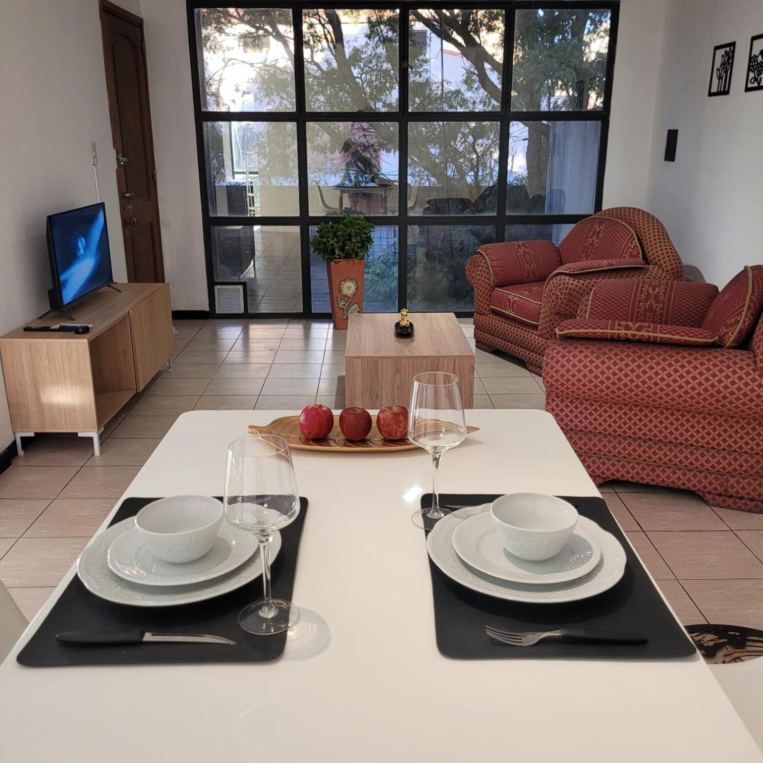 Pedro's House, A Metros, Principales Calle Colon Y Aristides