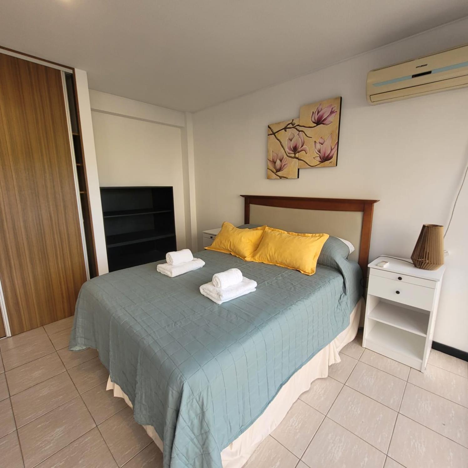 Pedro's House, A Metros, Principales Calle Colon Y Aristides Mendoza